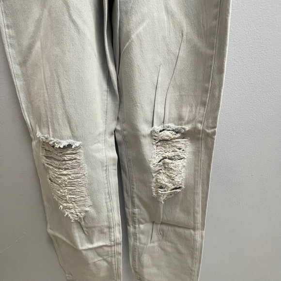 WeWoreWhat Distressed Straight Leg Jeans in Light Icy Wash - Size 24 - NWT - Picture 4 of 6